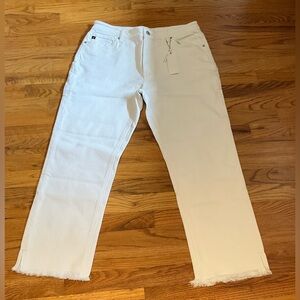 Kancan white straight leg ankle length jeans, NEW with tag